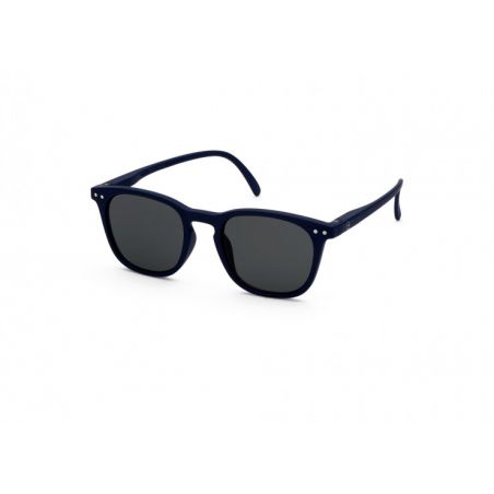 Lunettes de soleil Junior 5-10 ans (E) | Bleu marine par Izipizi de côté Lunettes de soleil Junior 5-10 ans (E) | Bleu marine par Izipizi de côté