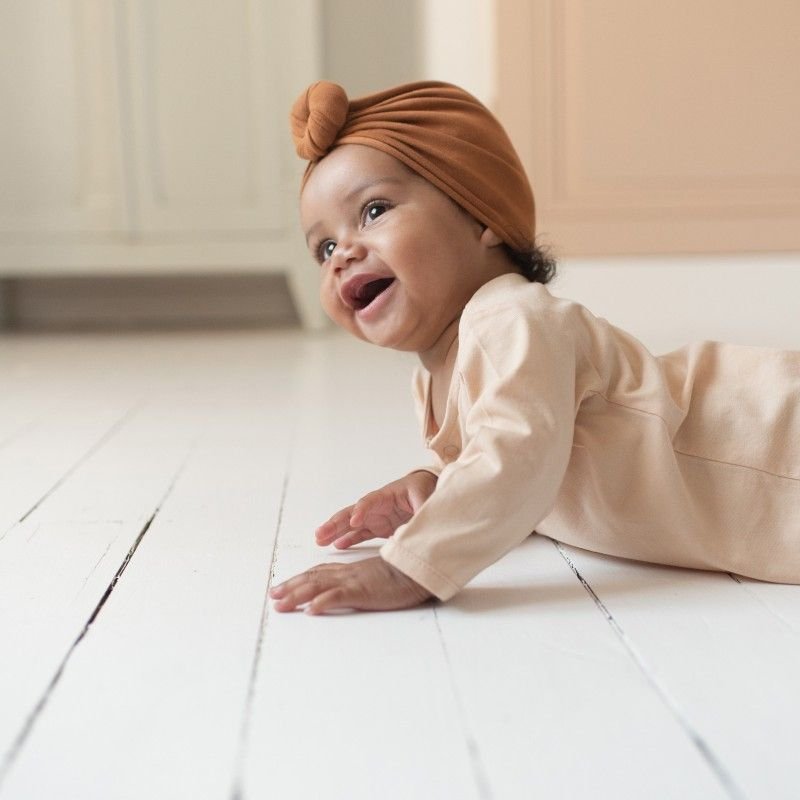 Combinaison Babysuit | Nude par Bonjour Little sur un bébé