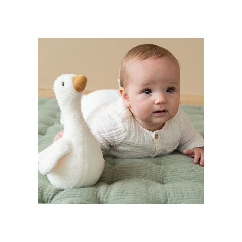 Culbuto tissu | Little Goose par Little Dutch avec un enfant