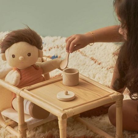 Set repas en bois pour poupée par Olli Ella avec un enfant Set repas en bois pour poupée par Olli Ella avec un enfant