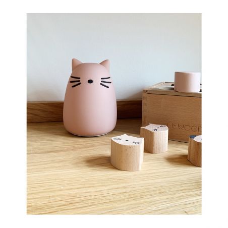 Veilleuse Chat rose dans une chambre Veilleuse Chat rose dans une chambre