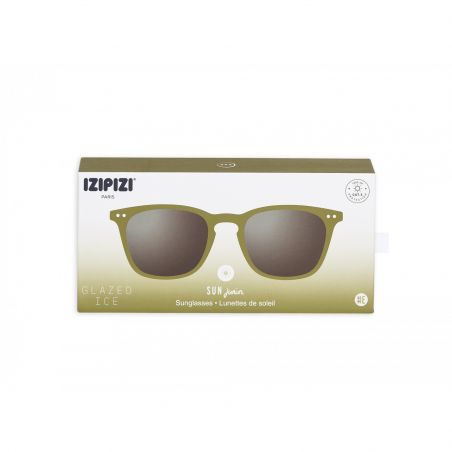 Lunettes de soleil Junior 5-10 ans (E) | Vert bouteille par Izipizi la boite Lunettes de soleil Junior 5-10 ans (E) | Vert bouteille par Izipizi la boite