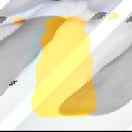 Gigoteuse naissance coton moutarde tricoté en coton certifié Oeko Tex 100 Gigoteuse naissance coton moutarde tricoté en coton certifié Oeko Tex 100