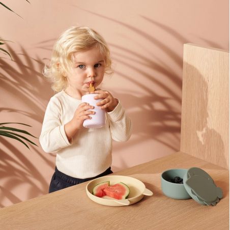 10 pailles en silicone Liewood Multi couleurs avec un enfant buvant 10 pailles en silicone Liewood Multi couleurs avec un enfant buvant