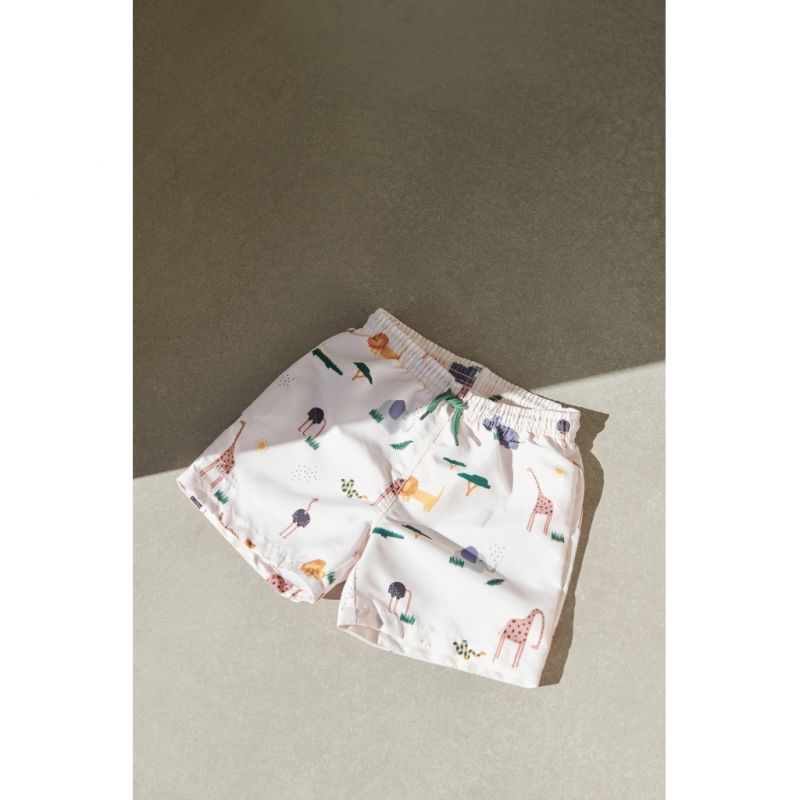 Short de bain Duke Safari Liewood en situation