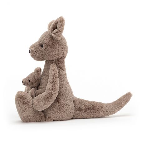 Doudou kangourou par Jellycat vue de côté Doudou kangourou par Jellycat vue de côté