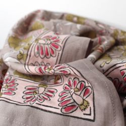 Foulard block print Paon 100 x 100 Rose pâle par Little cecile