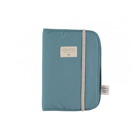 Protège carnet de santé nid d'abeilles vert par Nobodinoz Protège carnet de santé nid d'abeilles vert par Nobodinoz