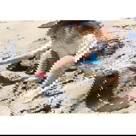 Créer une route flexible pour joure aux voitures dans le sable Créer une route flexible pour joure aux voitures dans le sable