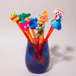 Pâte à modeler magique | Crayons