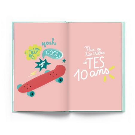 Remember - Pour ne rien oublier de ton enfance ouvert sur deux pages Remember - Pour ne rien oublier de ton enfance ouvert sur deux pages