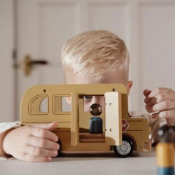Bus scolaire avec figurines