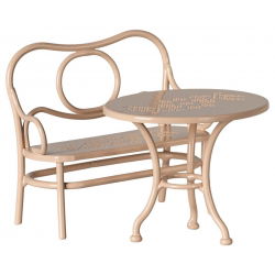 Table à café et banc pour souris rose pâle