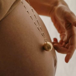 Bola de grossesse Gaia | Finition Or + chaine