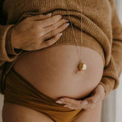Bola de grossesse Etoile | Finition Or + chaine perlée