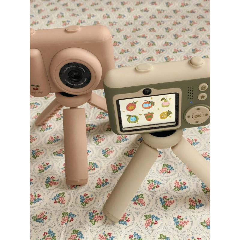 Mon premier appareil photo | Cerise