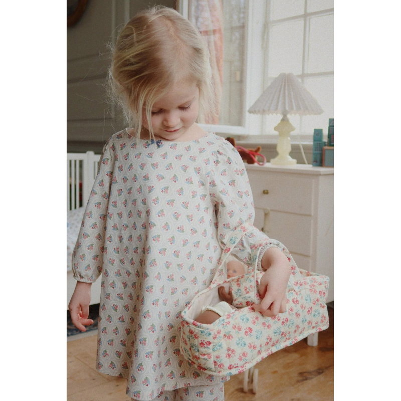 Léa la poupée et son couffin