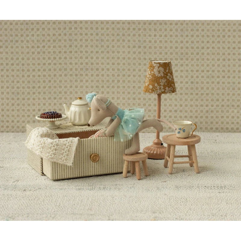 Petite soeur - souris dansante dans sa boite