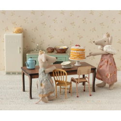 Longue table à manger