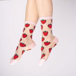 Chaussettes transparentes fraises
