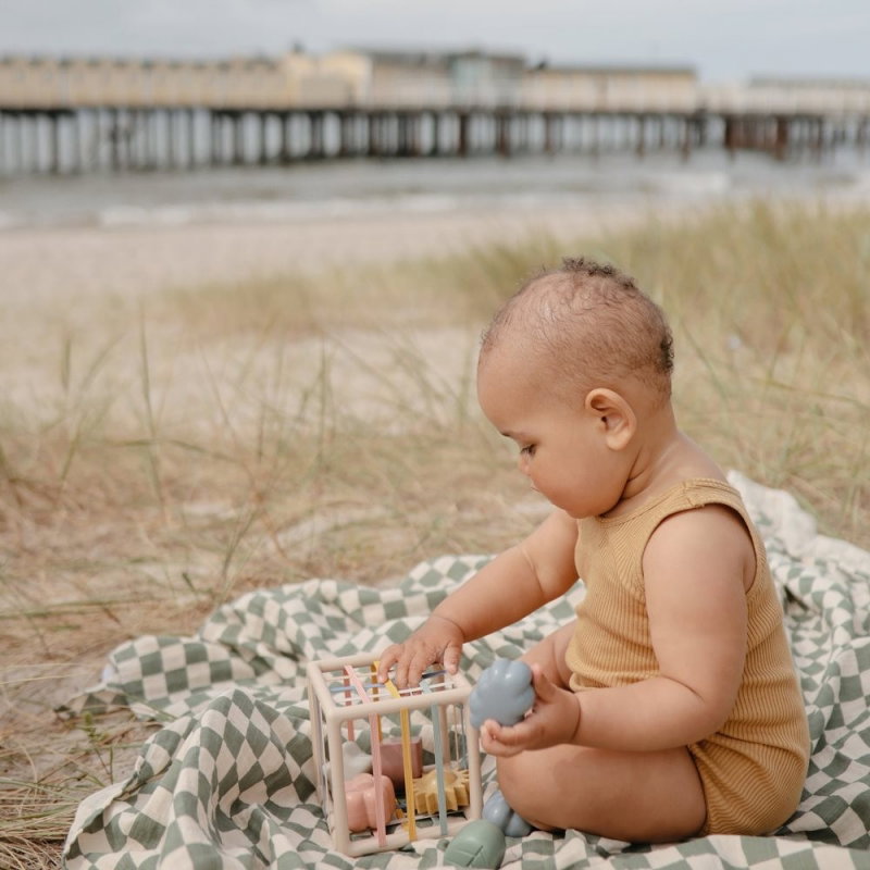 Cube de manipulation élastique