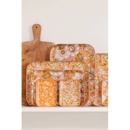 Plateau guest | Vishnu Terracotta