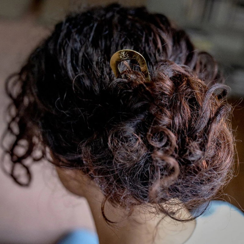 Pic à chignon métal doré