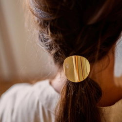 Elastique à plaque dorée