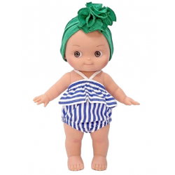 Mini Panchas | Ninon à la plage et sa tenue rayée bleu - Paola Reina