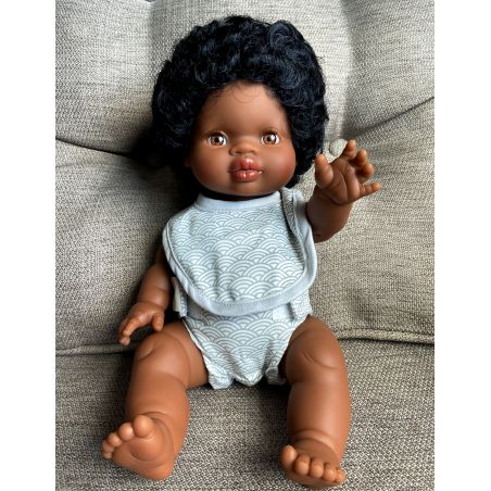 Jaro, Poupée garçon Afrique avec cheveux Jaro, Poupée garçon Afrique avec cheveux