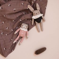 Doudou lapin | Maillot noir par Main Sauvage