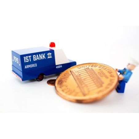 Candycar | Fourgon blindé par CandyLab Toys avec personnage Candycar | Fourgon blindé par CandyLab Toys avec personnage