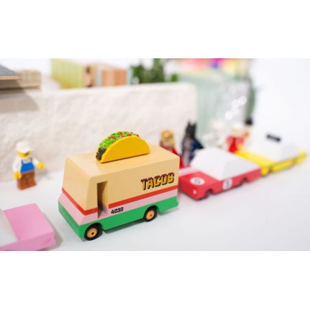 Candycar | Tacos Van par CandyLab Toys mis en scène Candycar | Tacos Van par CandyLab Toys mis en scène