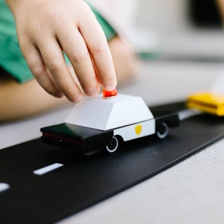 Candycar | Lot de 2 voitures City par CandyLab Toys avec enfant Candycar | Lot de 2 voitures City par CandyLab Toys avec enfant