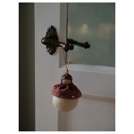 Suspension | Champignon par Fabelab sur une porte Suspension | Champignon par Fabelab sur une porte
