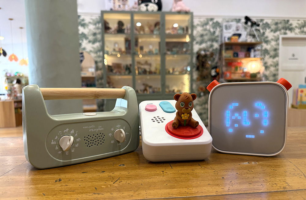Comparatif boîte à histoires 2025 : Yoto Player, Mon Petit Morphée ou FABA+ ?