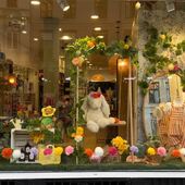 On aime notre rue pour ça 🥰
Les petits gestes, les attentions, les liens entre commerçants.

Merci @monfleuriste.lille pour ces fleurs magnifiques 🌷
Le printemps s’est invité chez Little cecile… et ça fait du bien.
#commercedequartier
#conceptstoreenfant
#littlececile
#printemps