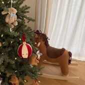 Le compte à rebours est lancé… Noël arrive à grands pas. Les lumières s’allument. Le sapin se décore. Les listes s’allongent et les idées fusent.

S’il vous manque encore la belle idée cadeau à mettre sous le sapin : la bonne nouvelle, on en regorge encore pour vous aider.

No stress, juste la magie de Noël et Little cecile pour remplir la hotte. 🤭