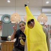 Et si on dansait un peu ?
Chez Little cecile, on parle souvent de douceur, de bienveillance…
Mais parfois, on a aussi besoin de lâcher prise et de se marrer ensemble 😂
Alors aujourd’hui, on vous embarque dans notre petit moment de folie sur Chicken Banana 🐔🍌 (vous validez les pas ? 🫣)
Spoiler : on emballe vos commandes avec le même groove 🤭.

#ChickenBanana #TeamLittleCecile #DansonsUnPeu #CoulissesBoutique #ConceptStoreEnfant #EquipeDeChoc #RythmeEtTendresse #StayLittle