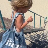 Quand on a demandé à notre marque chouchou @ratatamkids d’imaginer un ballon à notre image, le cœur s’est imposé comme une évidence.

Notre ballon iconique préféré revisité avec une pluie de petits cœurs. 💕

Un ballon qui parle d’enfance, de jeux, de rires, de vacances… et surtout d’amour. Le tout, fabriqué en France. 🇫🇷

Parce que chez Little cecile, on croit aux petits bonheurs qui deviennent de grands souvenirs. Et parce qu’au fond, l’amour est la chose la plus importante d’une vie.

Merci Ratatam! d’avoir donné vie à cette jolie idée.

La collection disponible en exclusivité chez Little cecile. 

Stay little. Dream big. Love always wins. ❤️

#LittleCecile #StayLittleDreamBig #Ratatam #BallonCoeur #MadeInFrance KidsConceptStore Enfance LoveAlwaysWins PetitsBonheurs VacancesEnFamille